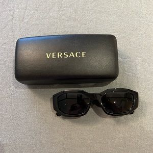 Authentic Versace Biggie sunglasses Black